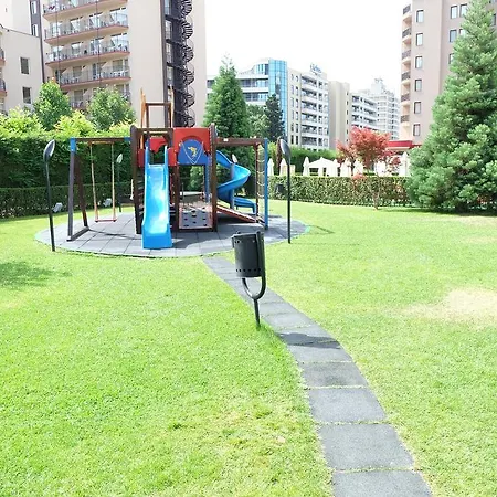 Апартамент In Royal Beach *