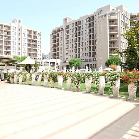 In Royal Beach Слънчев бряг