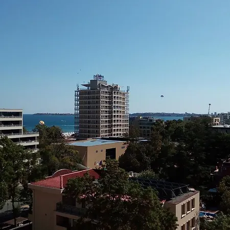 Апартамент In Royal Beach Слънчев бряг