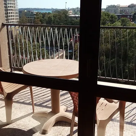 Апартамент In Royal Beach Слънчев бряг