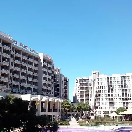 In Royal Beach Apartment