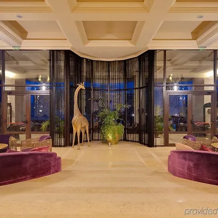 In Royal Beach Apartment