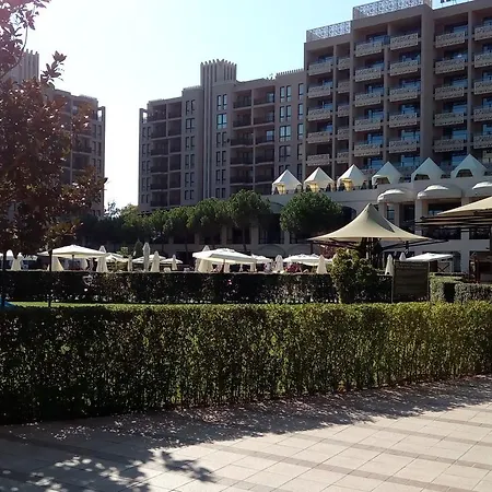 In Royal Beach Apartment